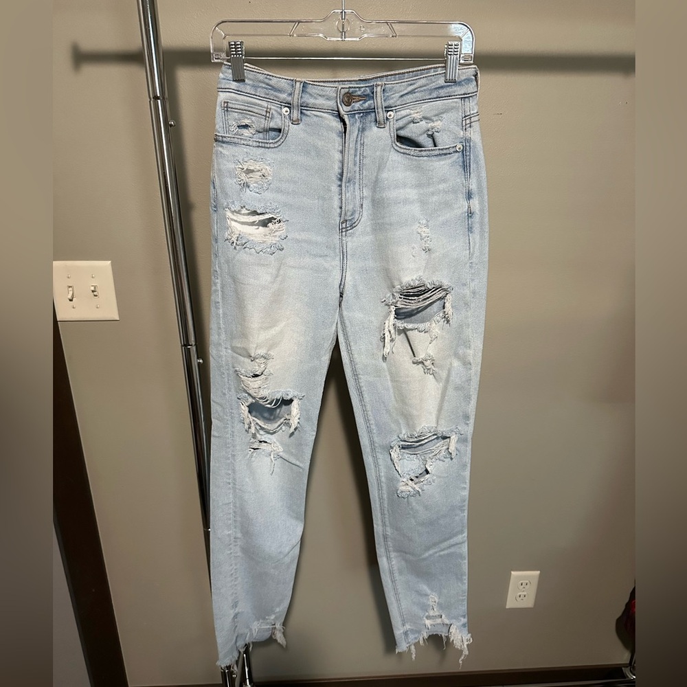 American Eagle Outfitters Light Blue Distressed Boyfriend Jeans